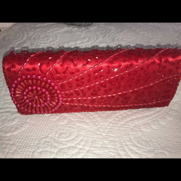 Bijoux Terner Handbags - Red satin and bead evening clutch. Bijoux Terner Handbags - Red satin and bead evening clutch.